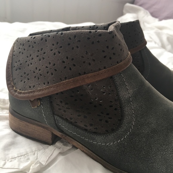 Grey Ankle Boots - Picture 2 of 3